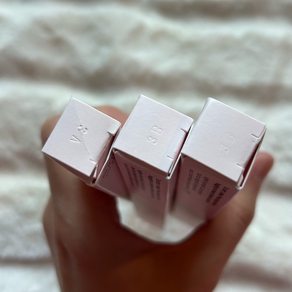 Glossier Pro Tip Brush Point Liquid Eyeliner Black 0.47ml, 3 Pieces - Picture 11 of 11